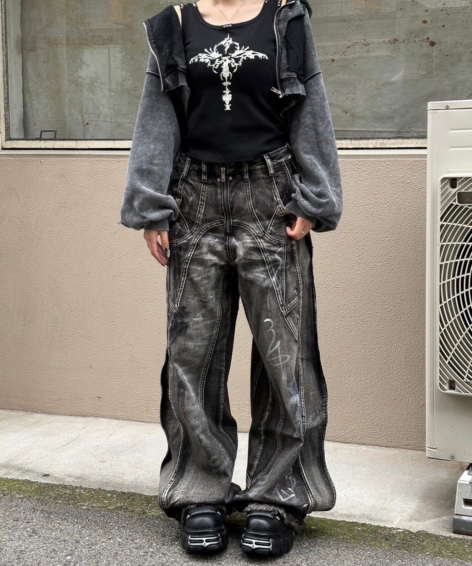 Never mind the XU / Chikashitsu+｜【PERSONSOUL】Graffiti Contour