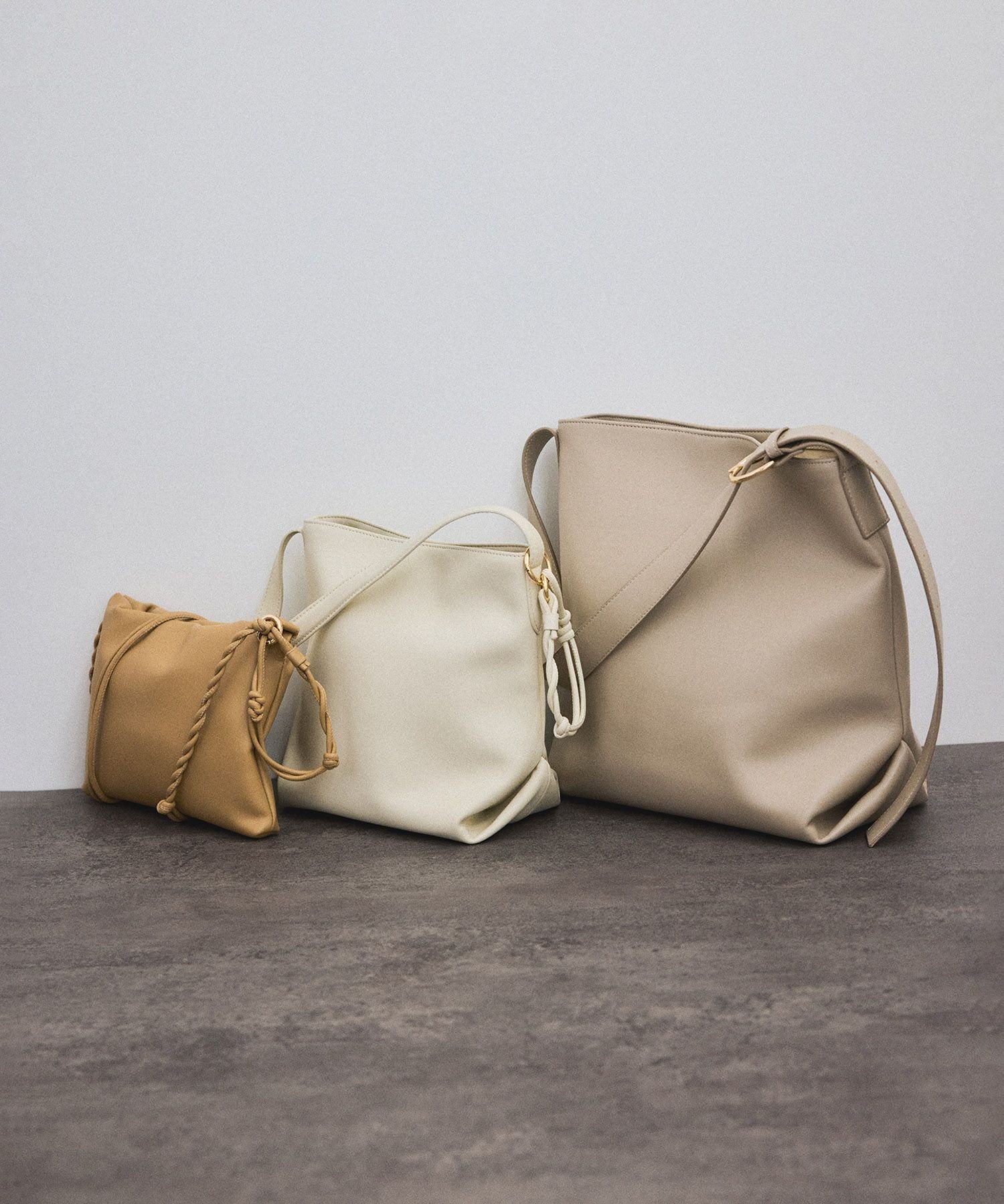 SALON adam et rope'｜スプリットレザートートバッグ/バケットバッグ