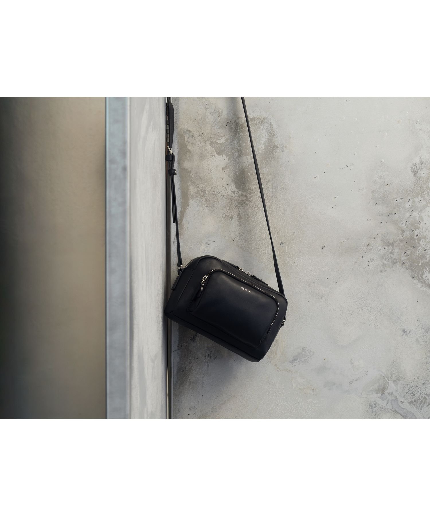 agnes b.｜レザーショルダーバッグ 