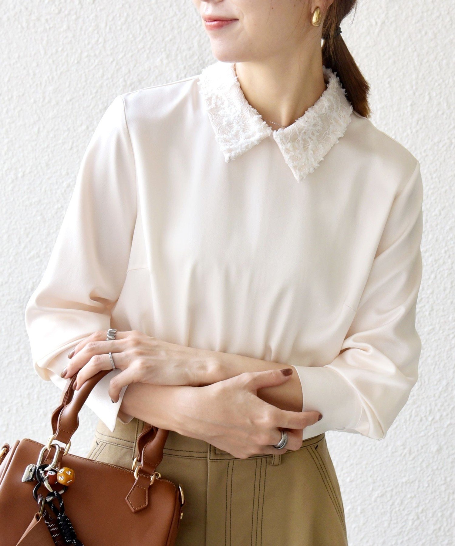 新品⭐︎SHIPS any「洗濯可能」サテン　レースカラーブラウス SHIPS any:〈洗濯機可能〉サテン レースカラー ブラウス（シャツ