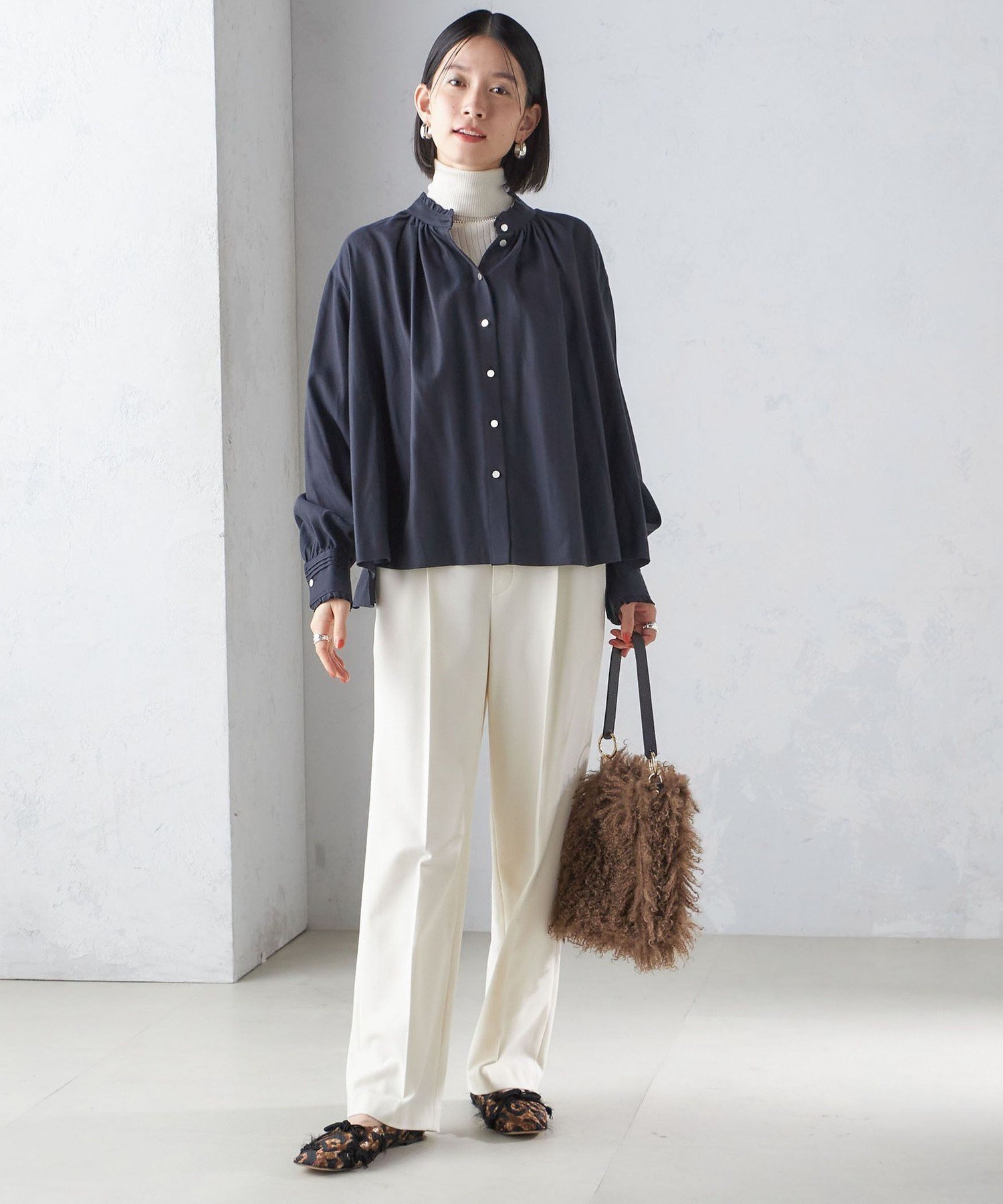 スキッパーネックフロントギャザーブラウス SHIPS｜<手洗い可能>フリル ネック フロント ギャザー ブラウス