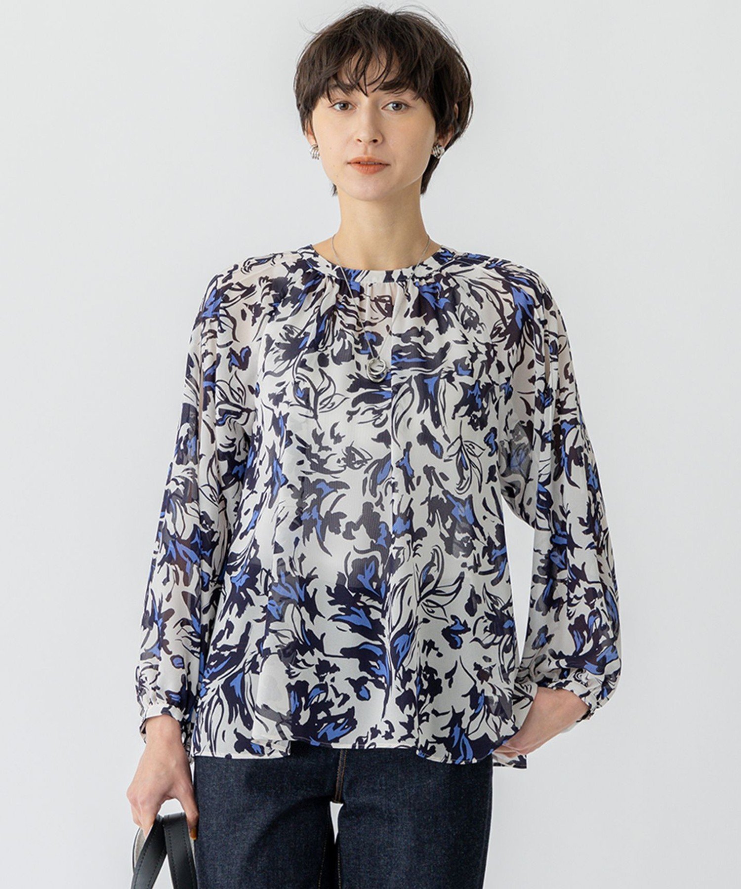 23区｜【洗える】ニュアンスフラワー プリント ブラウス | Rakuten