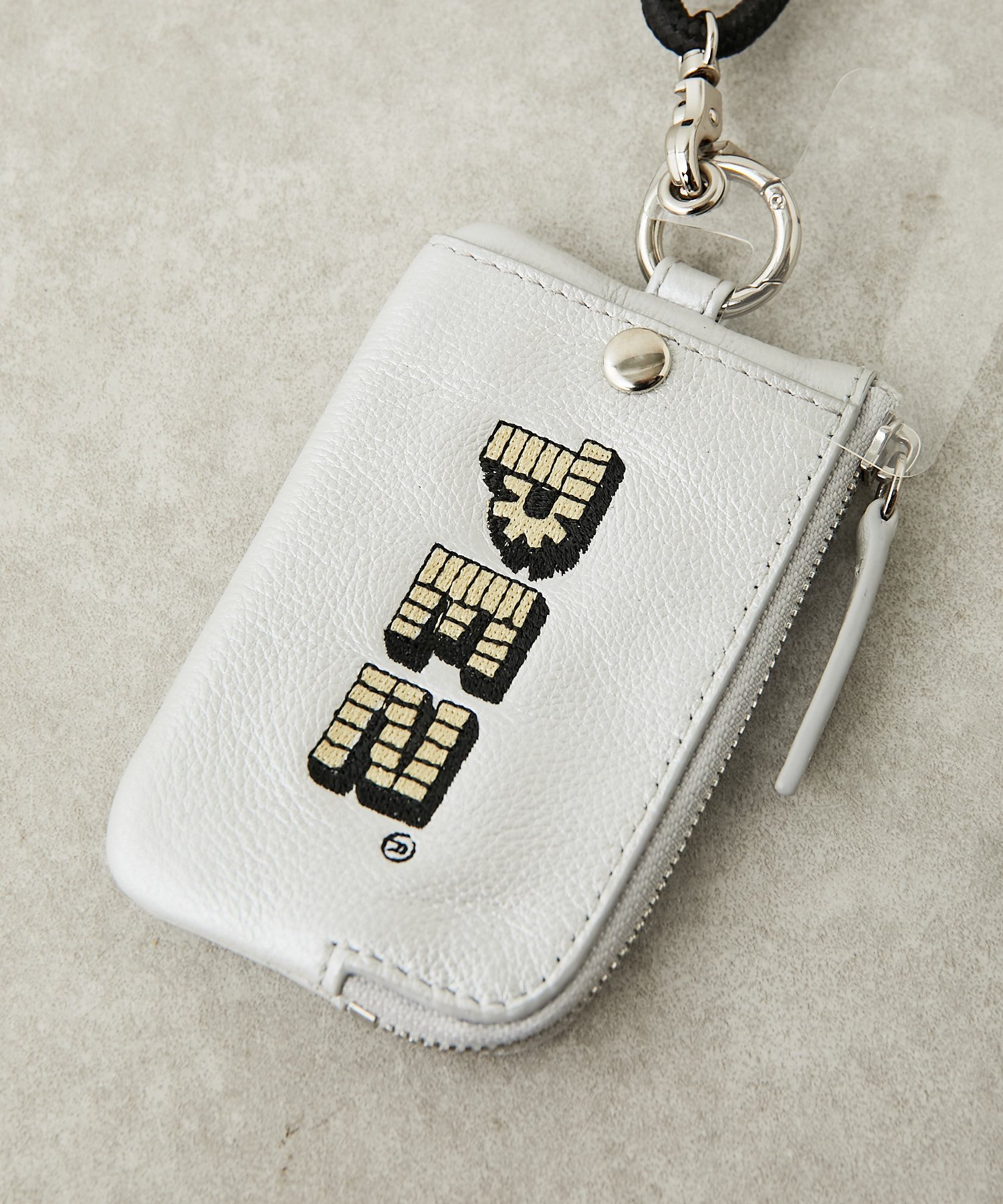 ear PAPILLONNER｜【PEZ(ペッツ) ×ear】WEB限定追加/牛革モバイル