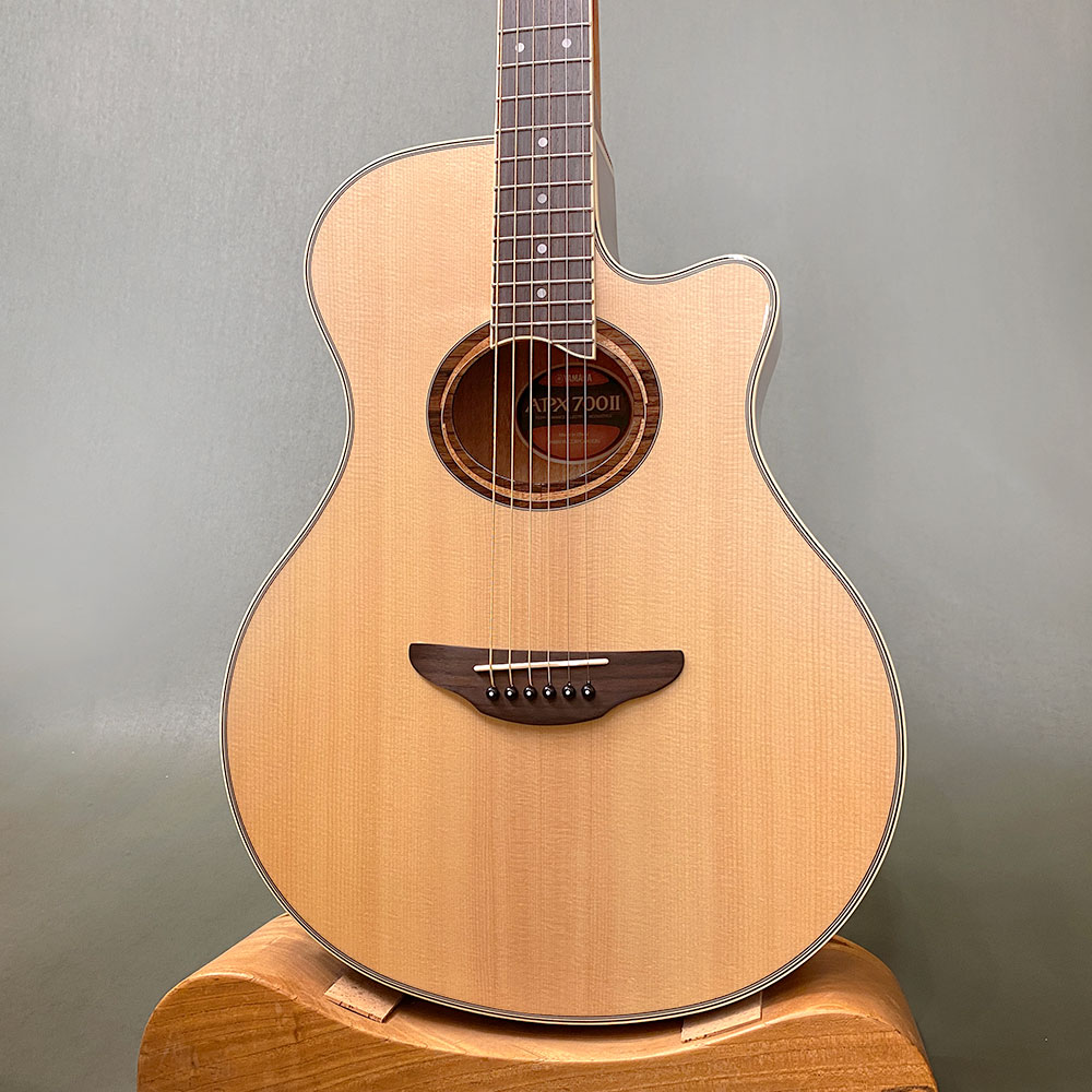 ヤマハ APXシリーズ APX700II [NT] (アコースティックギター) 価格比較