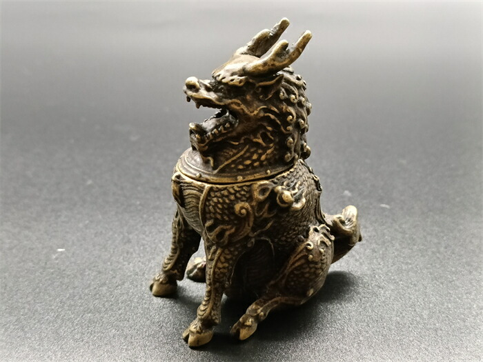 銅製の香炉・麒麟，龍，鳳凰の三神獣図・重量約3kg（香炉茶道具