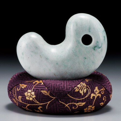 楽天市場】国産 糸魚川産 高級本翡翠 武藤玄功作 『 弥栄大勾玉