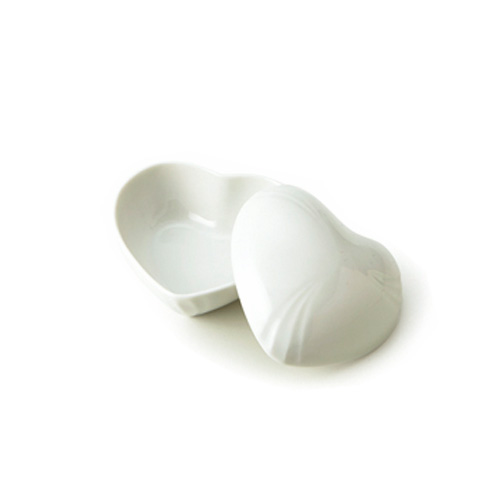 楽天市場】ハートライン 〜小さな陶器の宝石箱〜日本製 磁器 白い食器