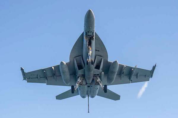 F/A-18「スーパーホーネット」初飛行-1995.11.29『トップガン