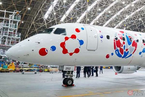 JALから「大阪万博特別塗装機」登場！ 思わず二度見の驚愕デザイン
