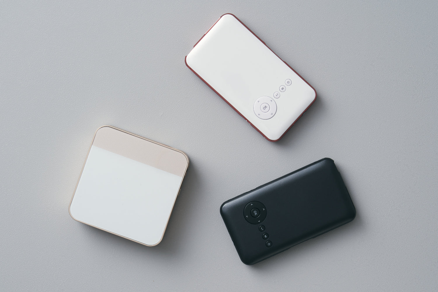 おしゃれX健康X時短家電 UENO-mono – モバイルプロジェクター KABĒNI