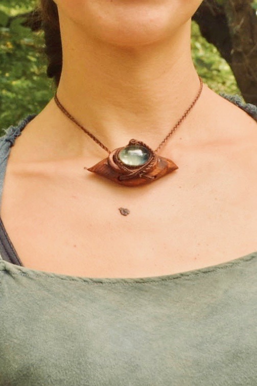 手作業でしか生み出せない、暖かみ。フェアリーなデザインが魅力の