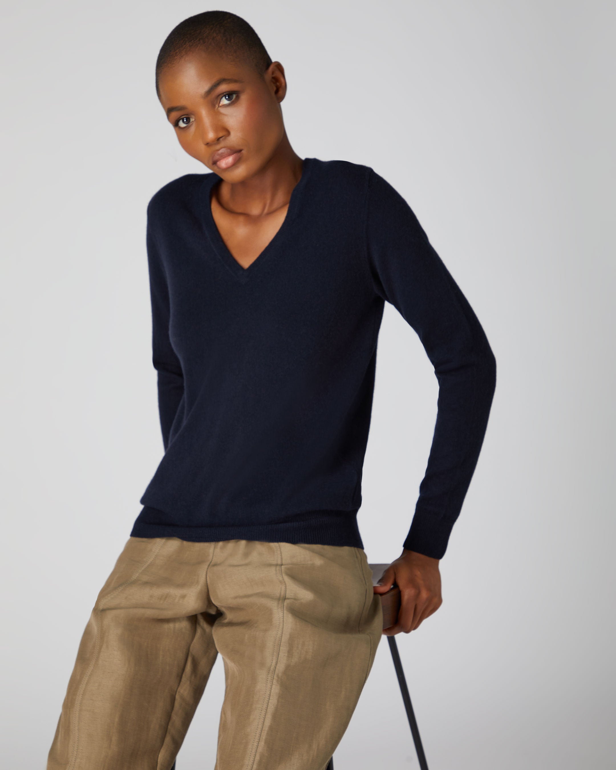 Women's V Neck Cashmere Sweater Navy Blue | N.Peal