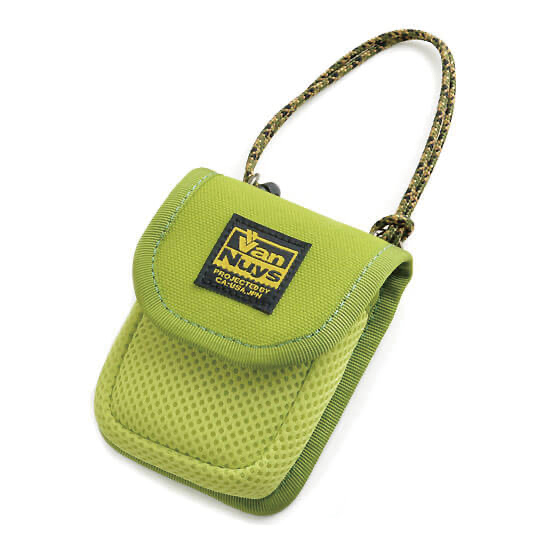 D705：柔らか素材のふわふわイヤフォンケース | バンナイズ | 鞄は