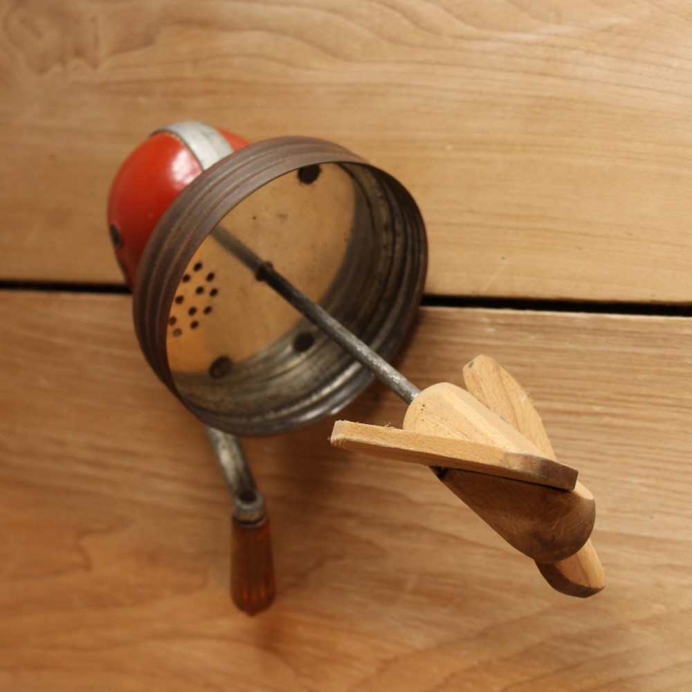 イギリスのキッチン風景が浮かびます♪ヴィンテージのバターメーカー