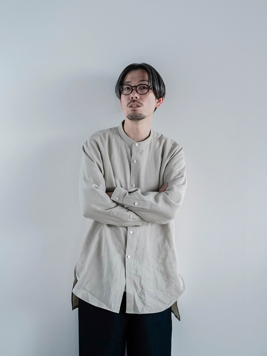 リネンシャツ】首のラインに沿う美しい！ バンドカラー ロングシャツ