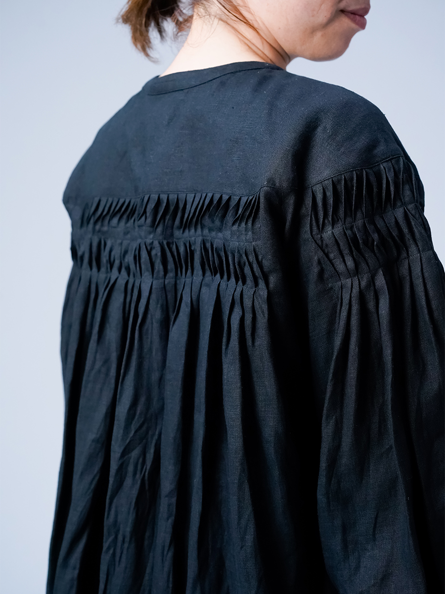 リネンブラウス】流れるようなピンタックが美しい 波ピンタック