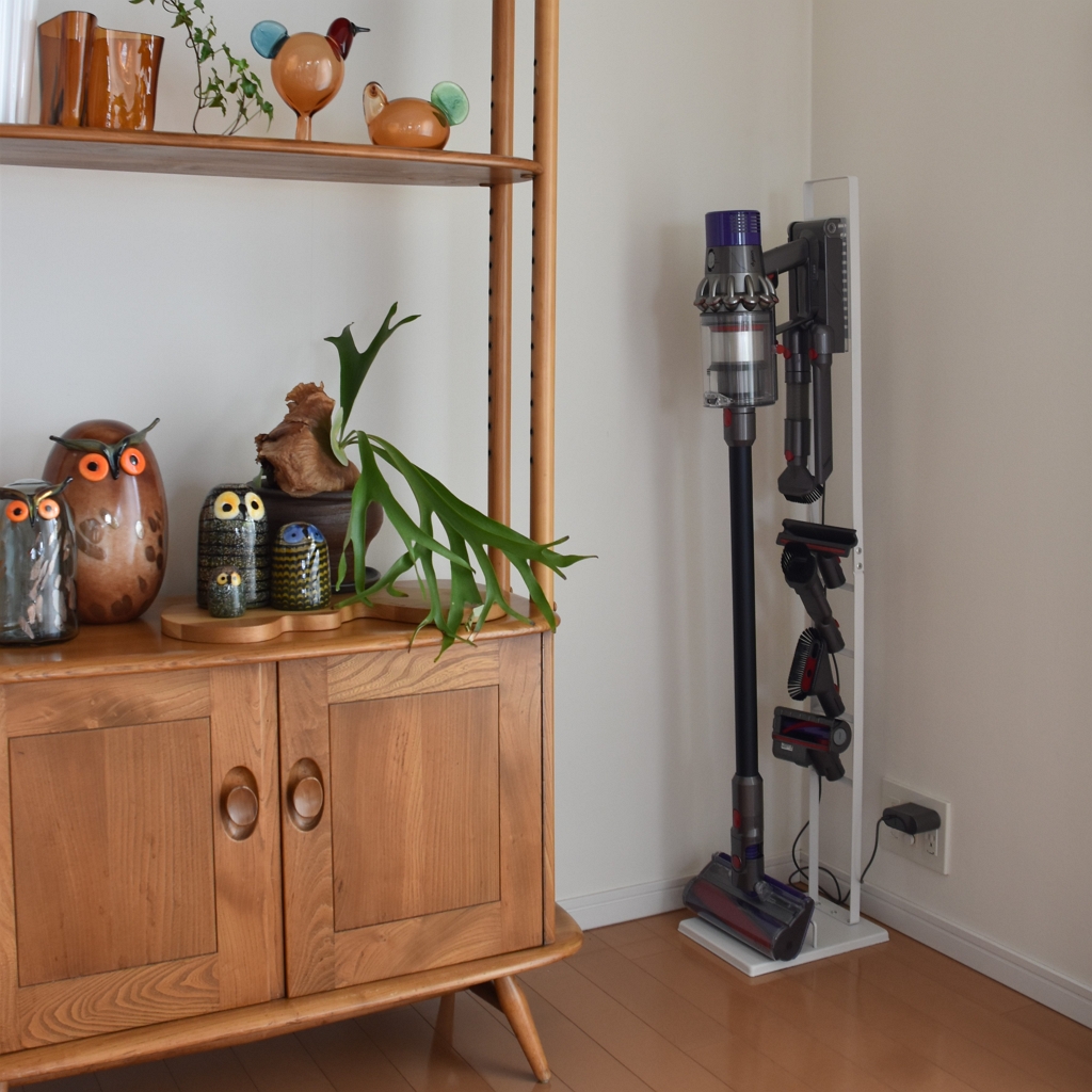 ダイソン】使いやすいのはコードレスクリーナースタンドとフロアドック