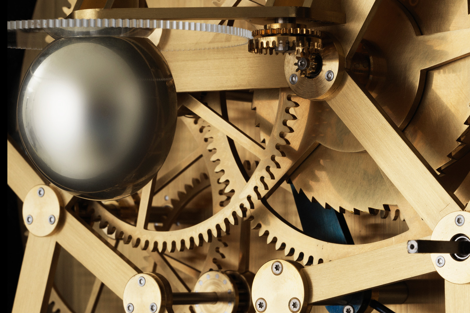 Rune Bakkendorff Introduces the Moonwork Pendulum Clock | SJX Watches