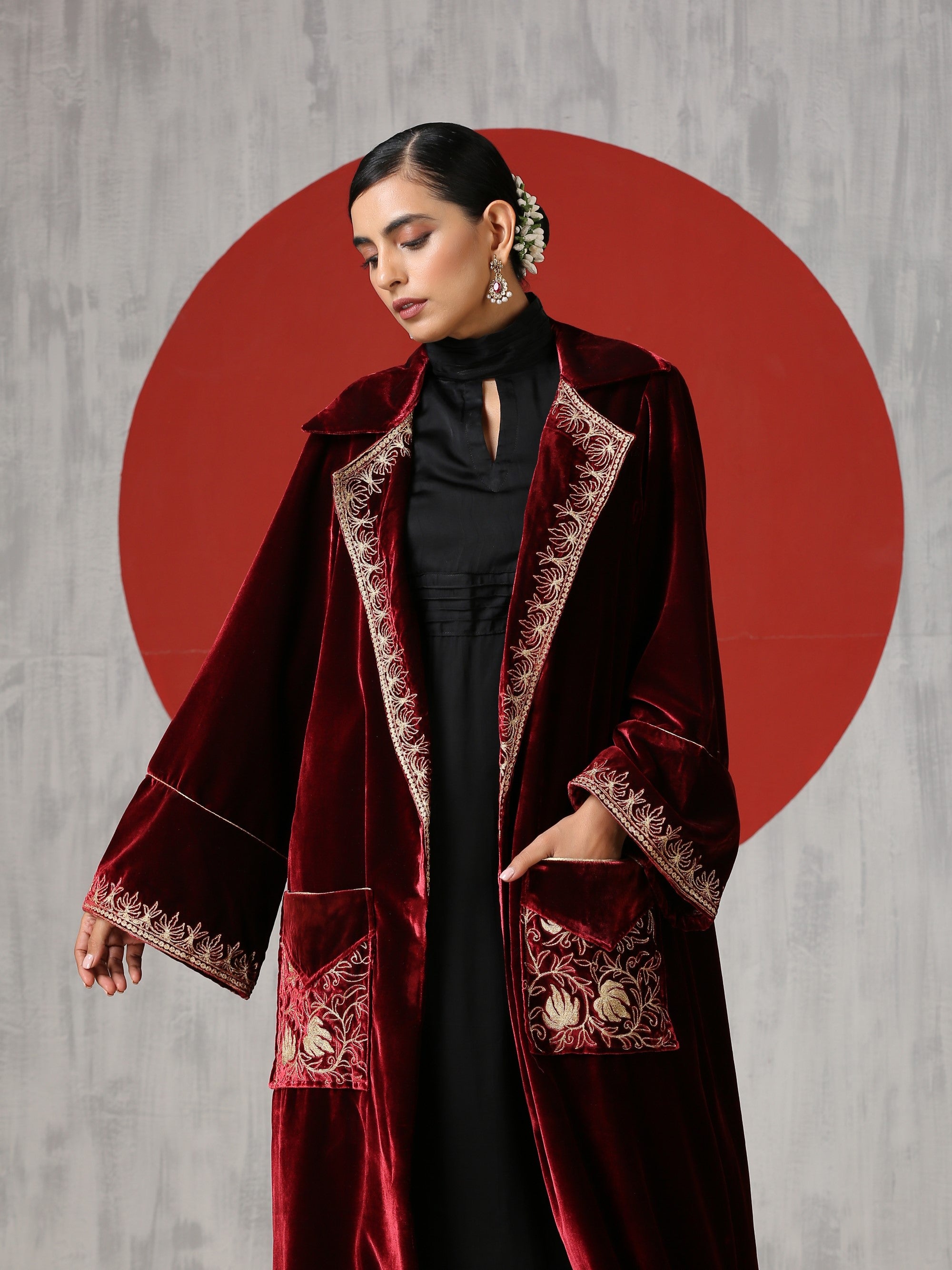 Makhmal Black Dress with Long Velvet Cape – Wazir C