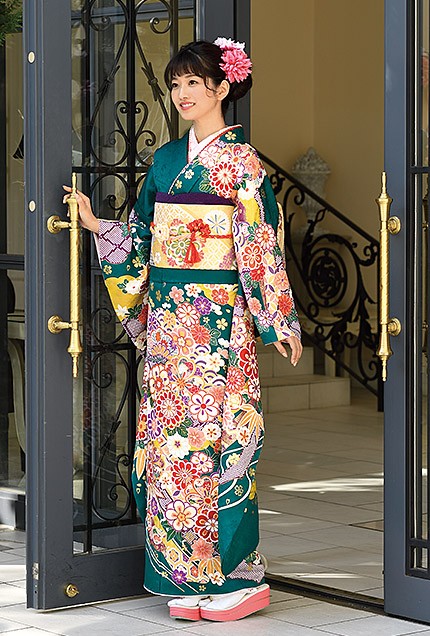 エメラルドグリーンに古典柄が華やかな振袖【KR-09】｜振袖ギャラリー