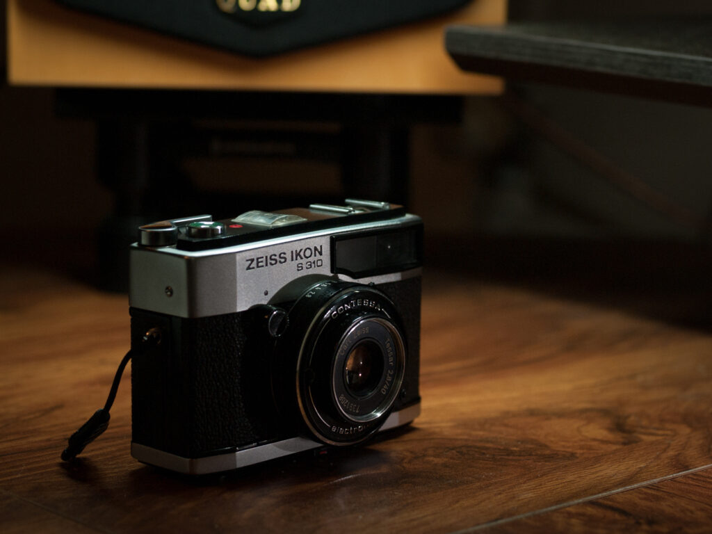 Zeiss Ikon S 310 - The Last Contessa - Urban shooting in Norwich