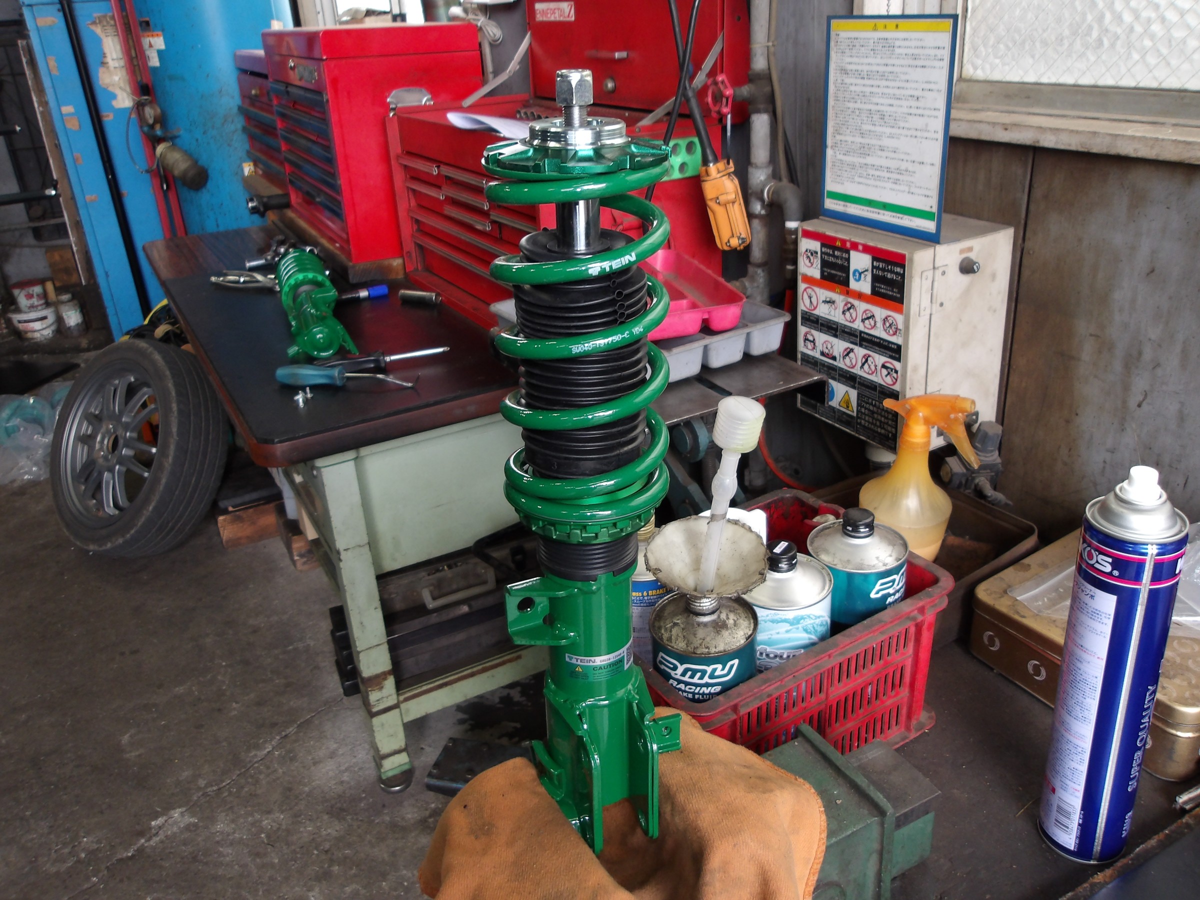 エブリイ（DA64V）テイン製車高調「STREET BASIS Z」装着