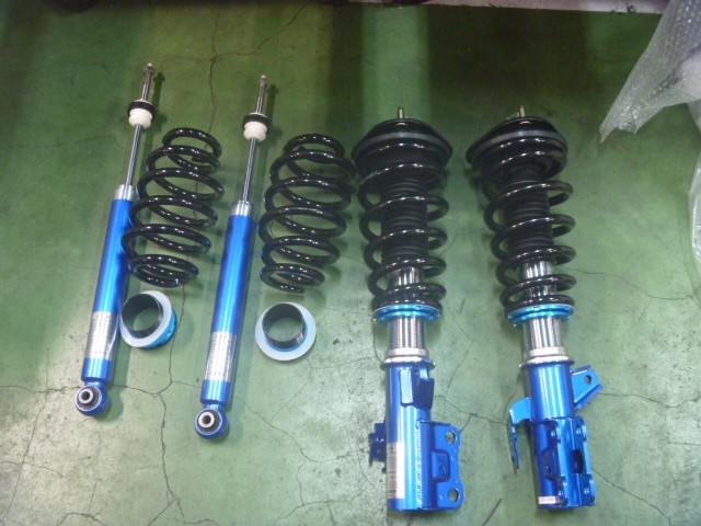 20ヴェルファイアの車高調リフレッシュ＋4輪アライメント施工＋20