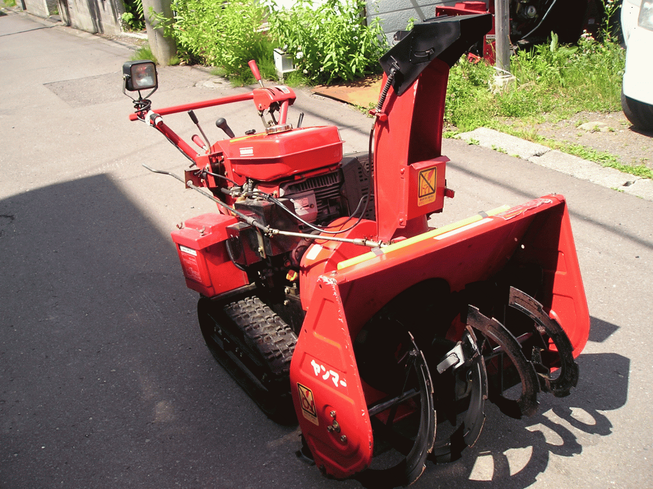 除雪機 ヤンマー 8馬力除雪機 YSR80X バッテリー新品交換済み