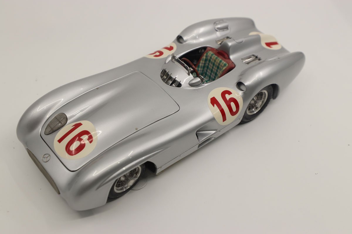 CMC Mercedes Benz W196R Stremaliner, Sterling Moss (#16) 1/18