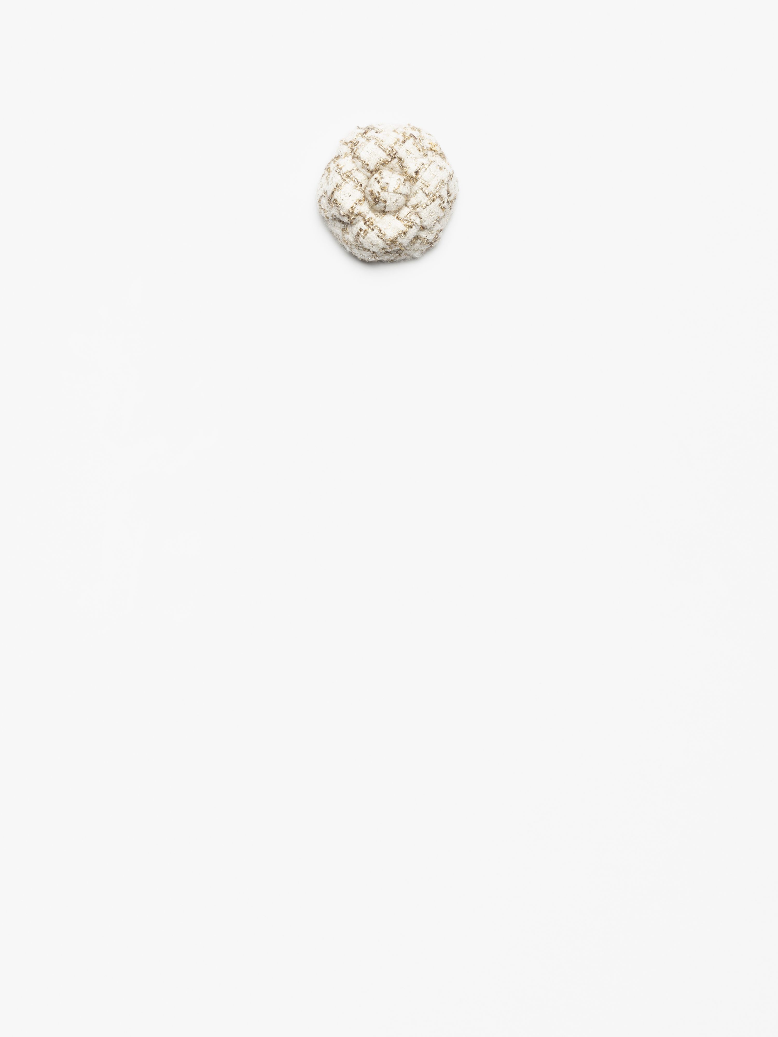 カメリア モチーフ ブローチ - ウール & モヘア ツイード、エクリュ