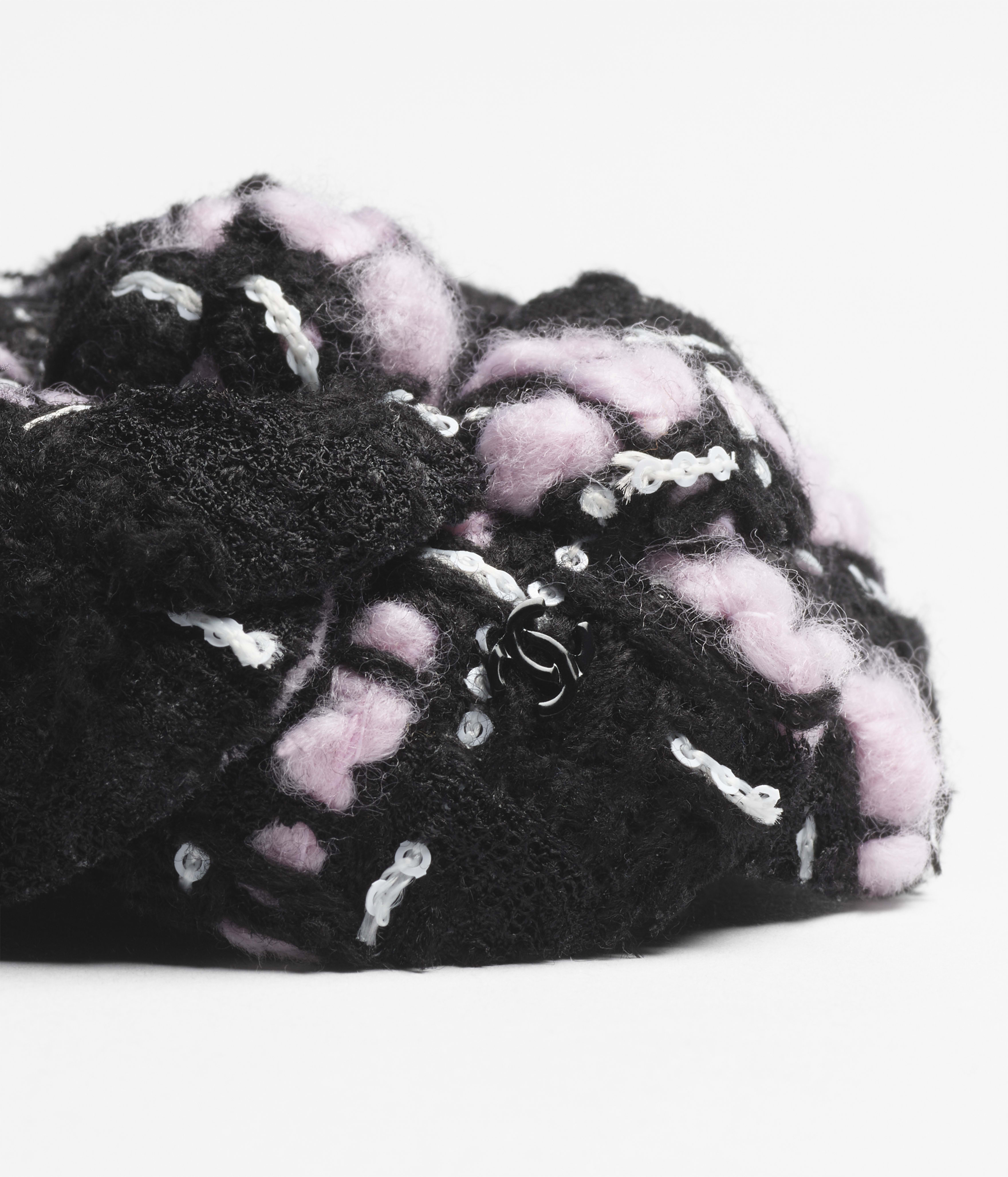 カメリア モチーフ ブローチ - ウール ツイード、ブラック