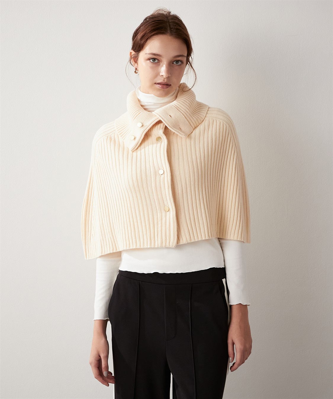 金ボタン ニットポンチョ LE SOUK HOLIDAY｜クロスプラス公式通販サイト