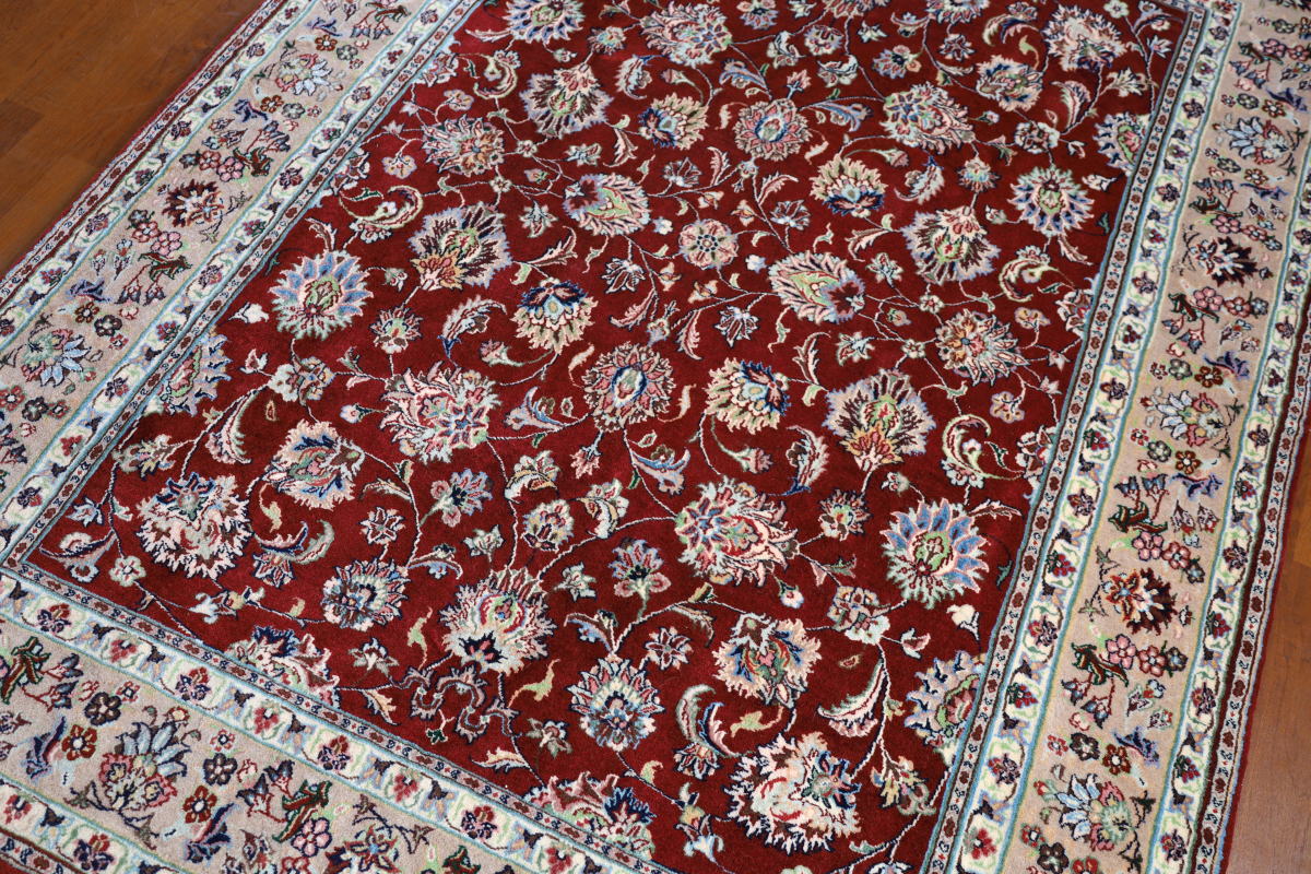 ペルシャ絨毯 赤、オールオーバーの花模様 マシャド産
