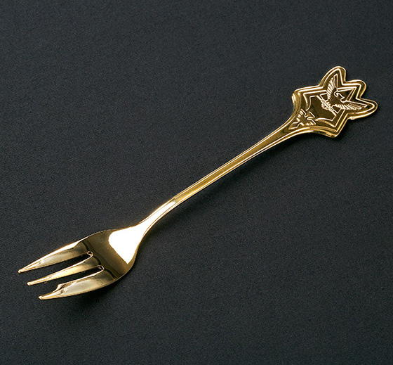 シャアザクケーキセット予約受付開始！シャア専用ケーキフォーク付