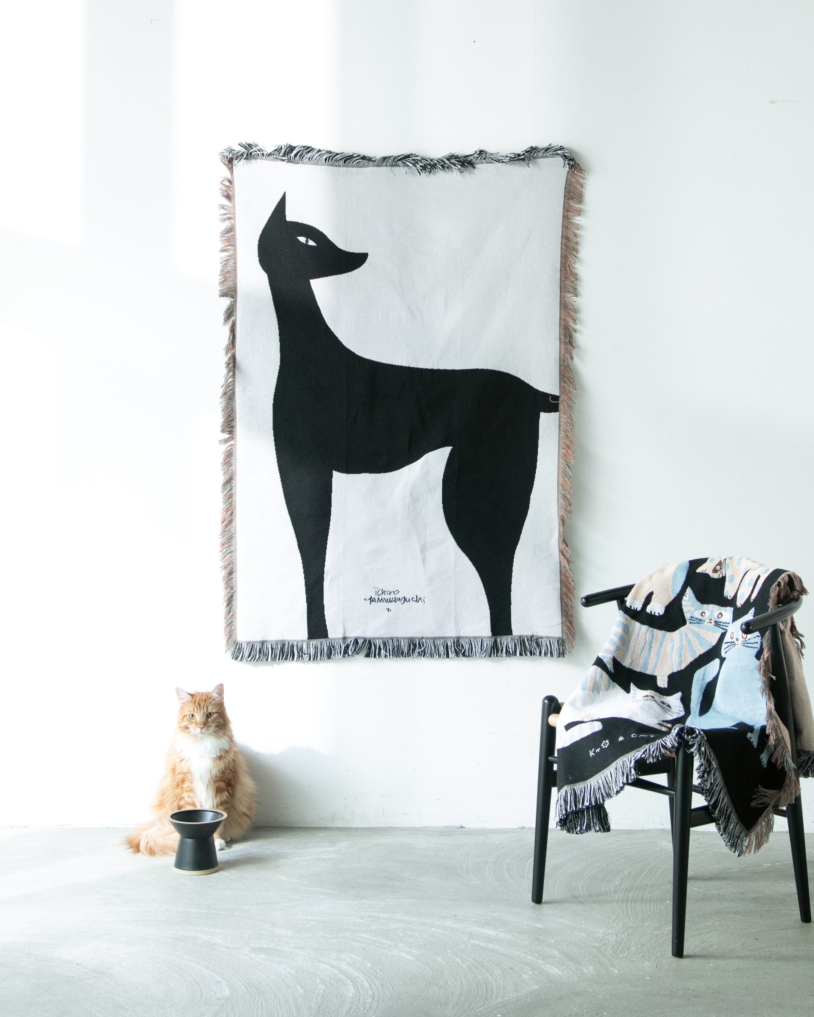 山口一郎 / blanket “kuro neko” | 猫と暮らす部屋に、上質なアートを