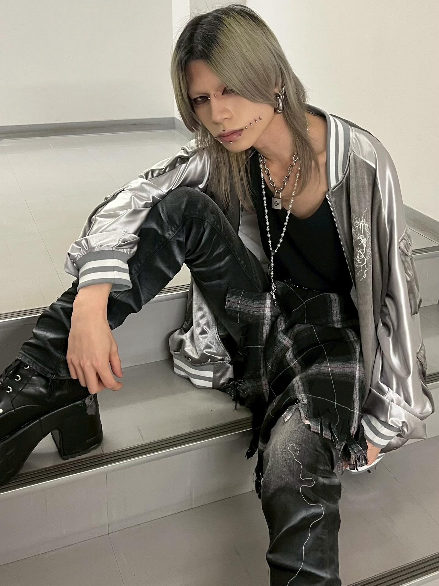 DimMoire【ディムモアール】Messy Bonesベロアスカジャン/Silver