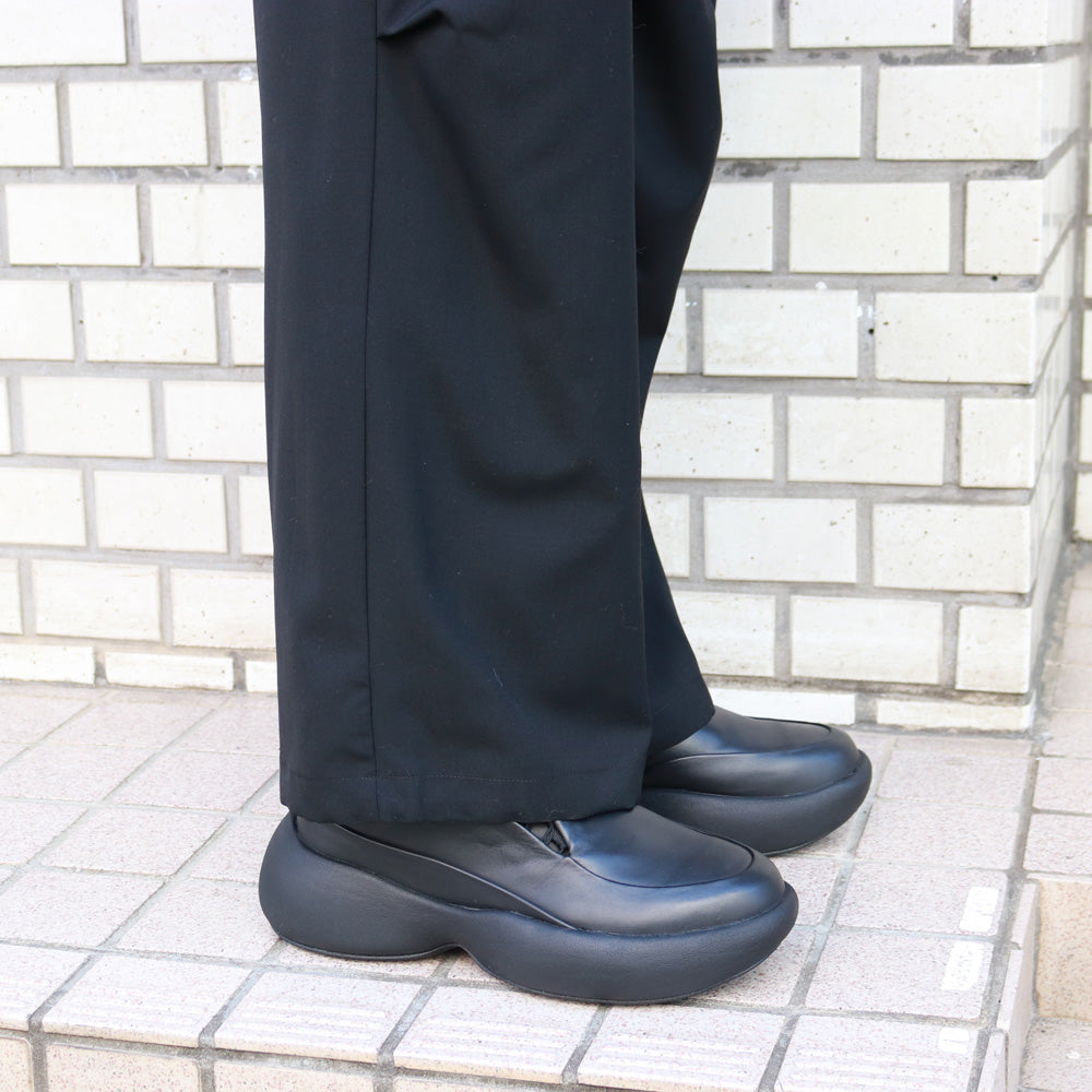 VEIN(ヴェイン) - COW LEATHER OVAL SOLE TRAINER – Area