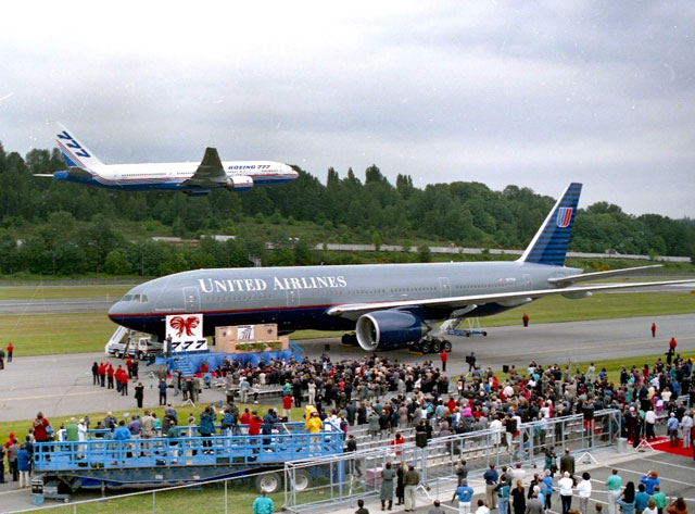 777、ユナイテッド航空へ世界初納入30周年 初号機は現役