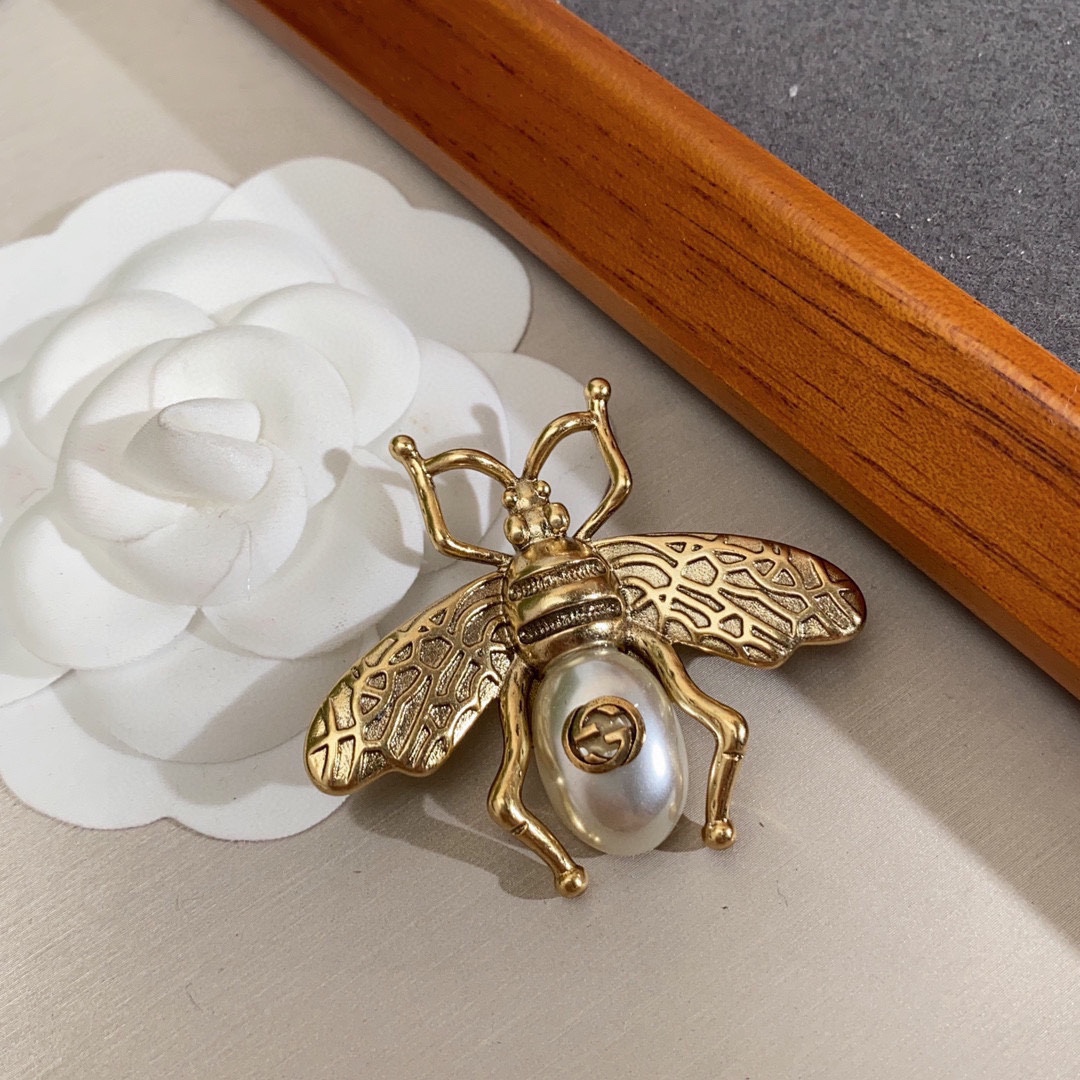 グッチ ブローチ，グッチ 蜂 ブローチ，Gucci - グッチ ブローチ