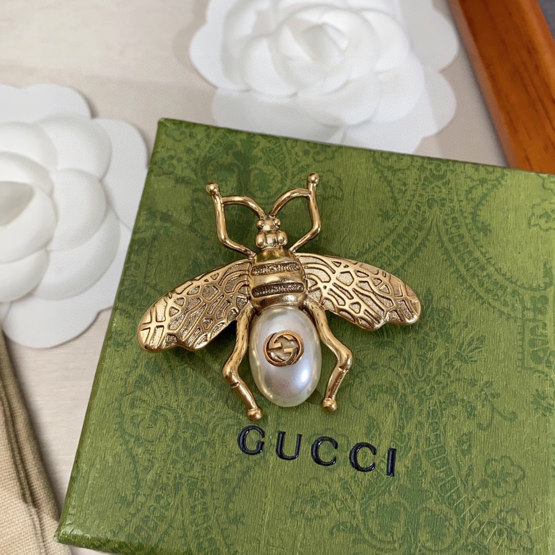 グッチ ブローチ，グッチ 蜂 ブローチ，Gucci - グッチ ブローチ