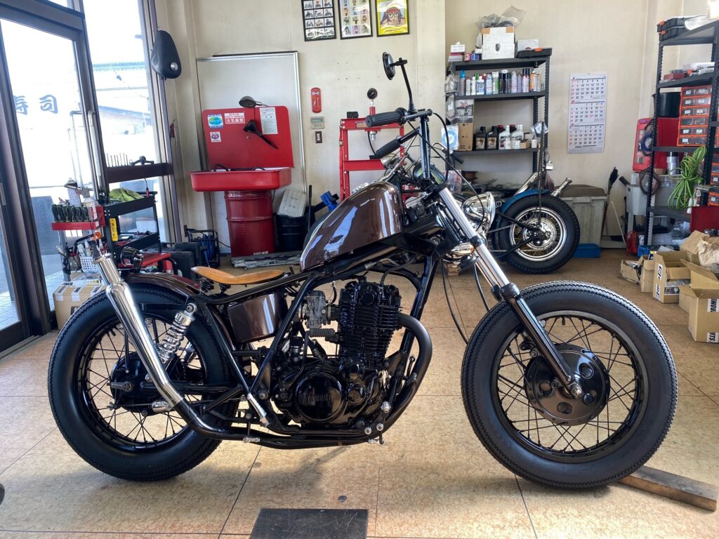 SR400 フロントホイール21インチ化！ | カスタムハーレーなら群馬県