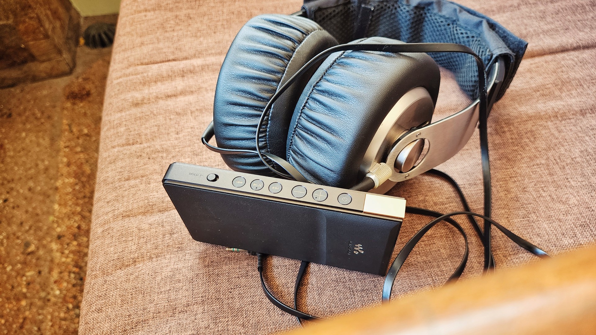 Sony Walkman NW-ZX707 Review – GadgetMatch