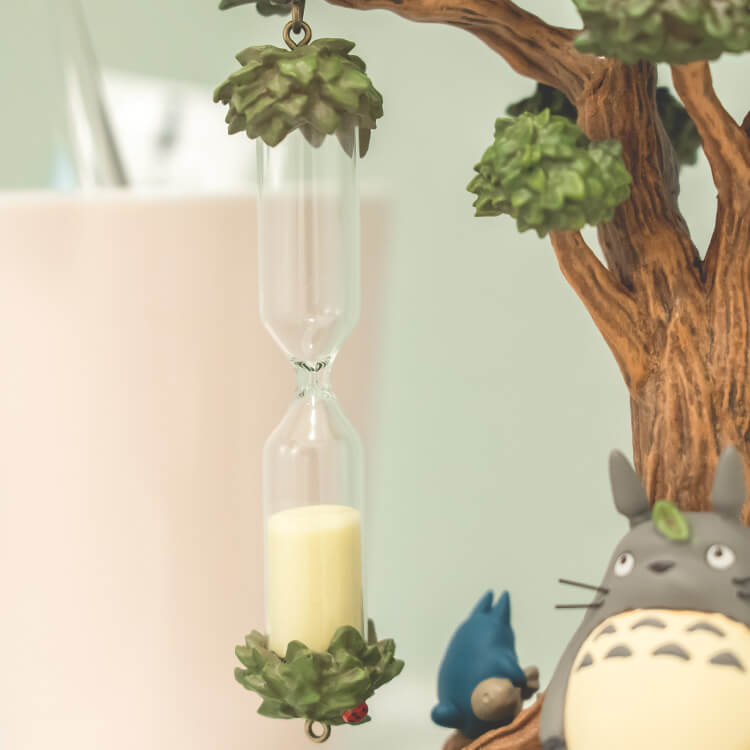 となりのトトロ ジオラマ砂時計 クスノキとトトロたち｜三鷹の森ジブリ