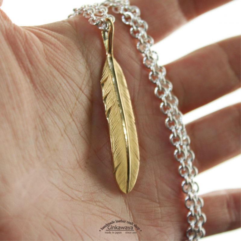 18金無垢のフェザーネックレス