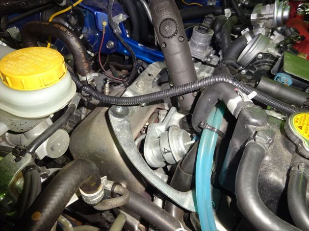 WRX STI VAB EJ20 HKS ブローオフバルブ 取付！｜車のチューニング