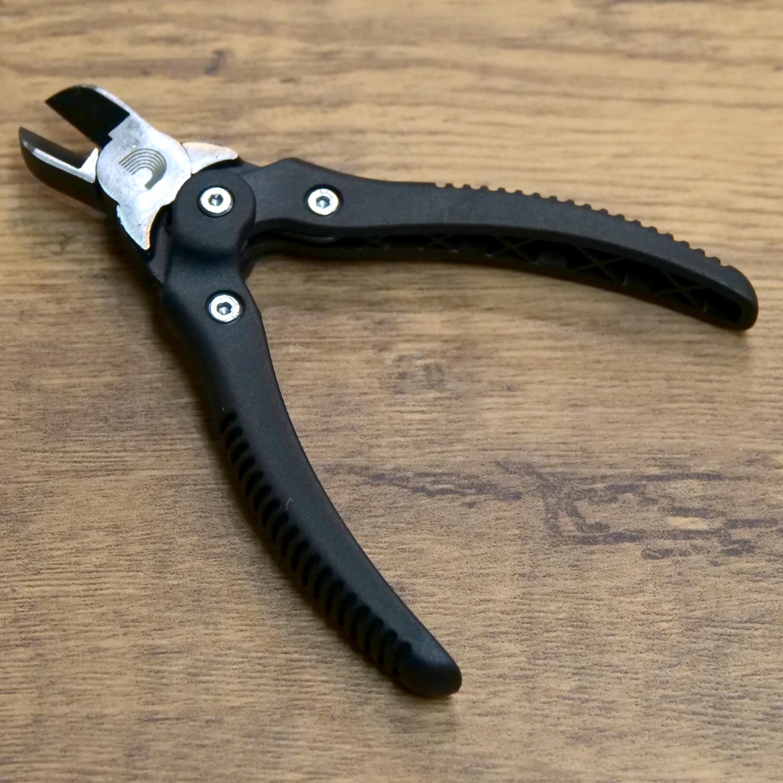 リキッドメタルピン・Liquid Metal Pins・LUXE BY MARTIN