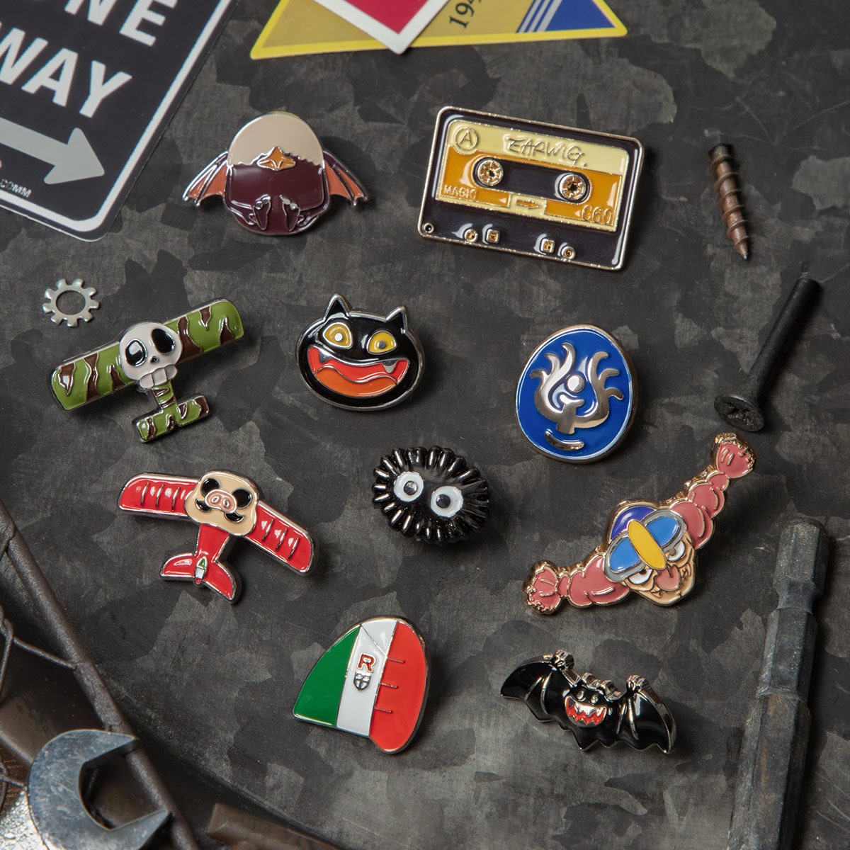 GBL】紅の豚 デザインピンバッジ ポルコ | どんぐり共和国そらのうえ店