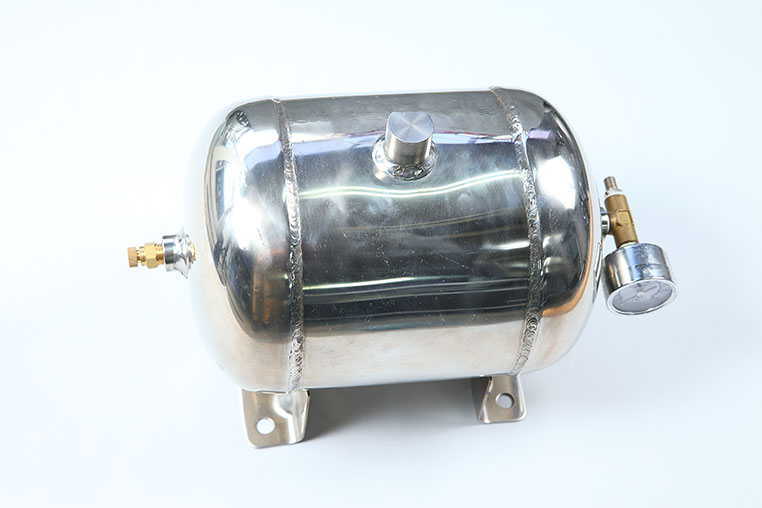 エアサスのタンクは容量だけでは語れない。究極はオーダーメイド