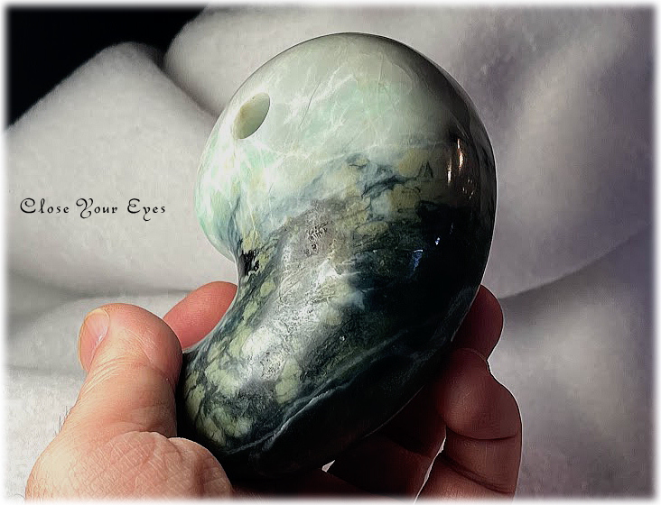 天然石パワーストーン レアな石達 家宝 純日本糸魚川産 本翡翠 特大