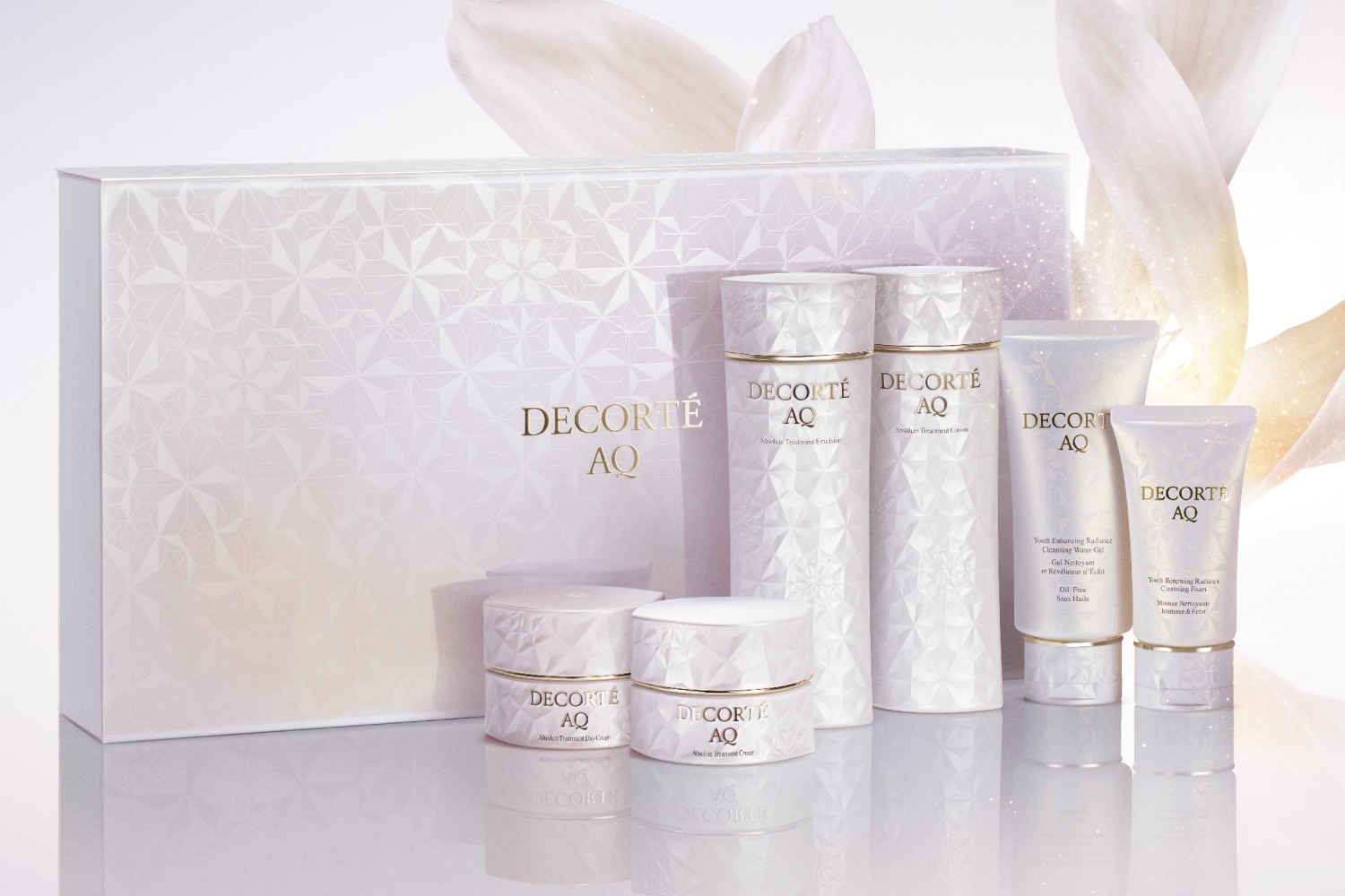 コスメデコルテ最高級「AQ」24年クリスマスコフレ、“ライン使いOK”化粧